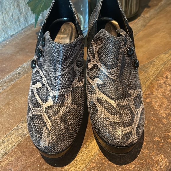 Snakeskin heels - Picture 2 of 4